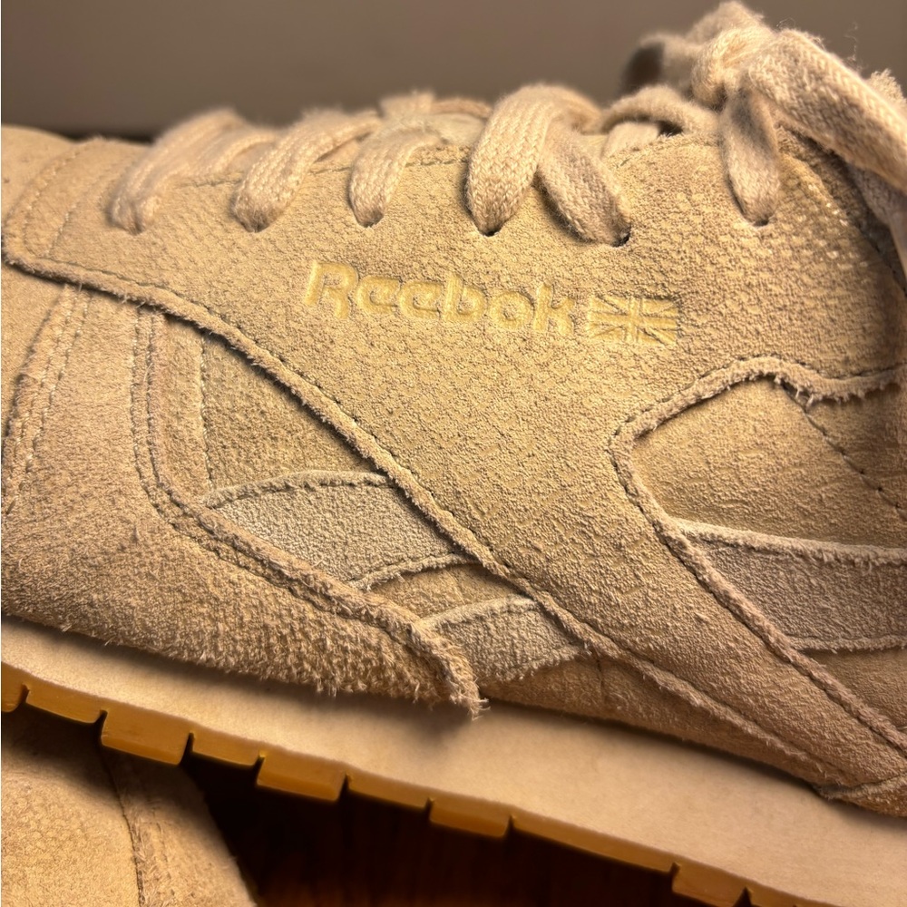 Reeboks - Picture 6 of 12